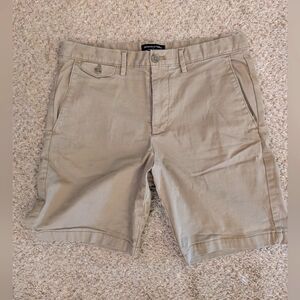Banana Republic Lived-in Chino Shorts Size 32